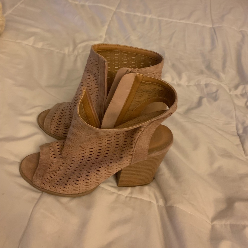 Used pink heel